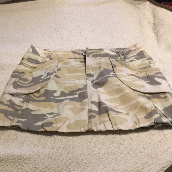 Skirt - Picture 1 of 6